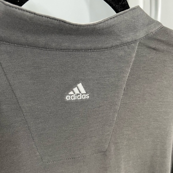 ADIDAS L Short Sleeve 1/4 Zip Pullover Top Size Large casual comfort - Picture 7 of 8